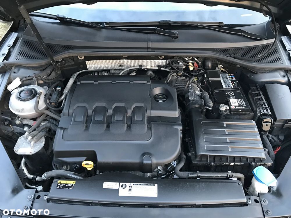 Volkswagen Passat 1.6 TDI SCR DSG Business - 8