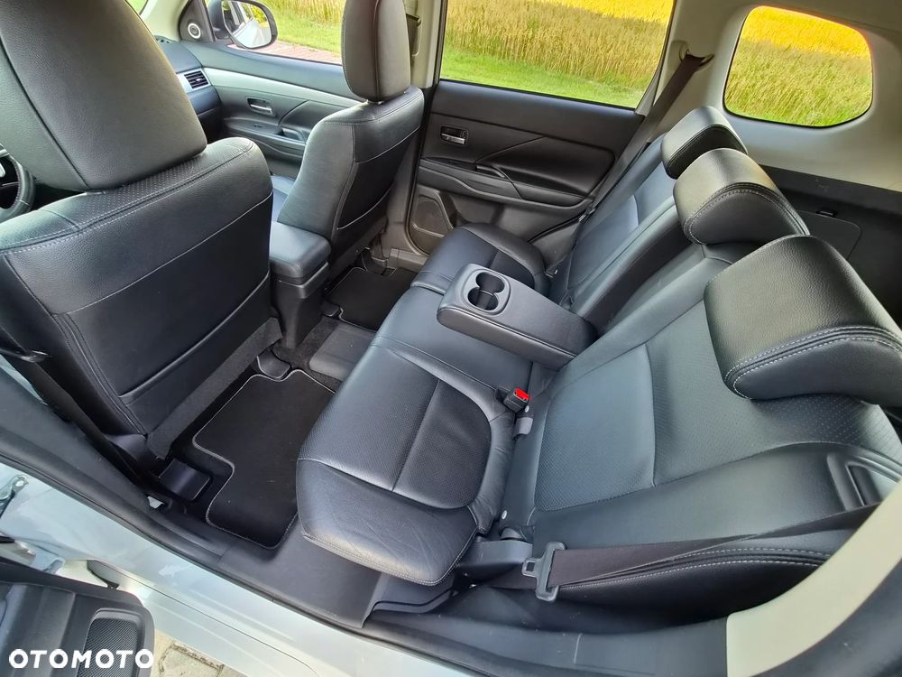Mitsubishi Outlander 2.0 4WD Top - 7