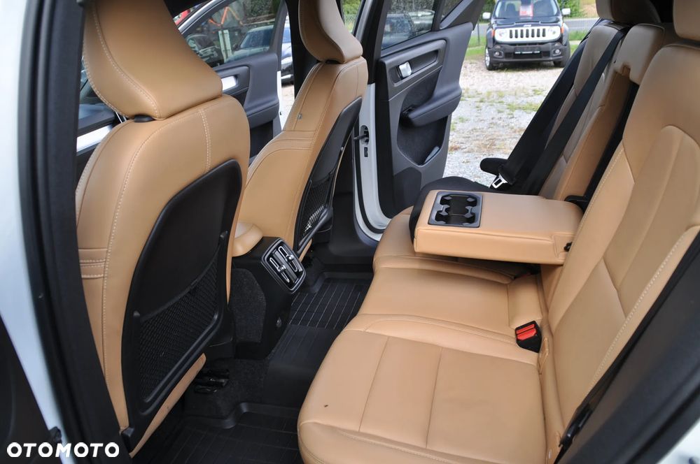 Volvo XC 40 B5 B AWD Geartronic Inscription - 13