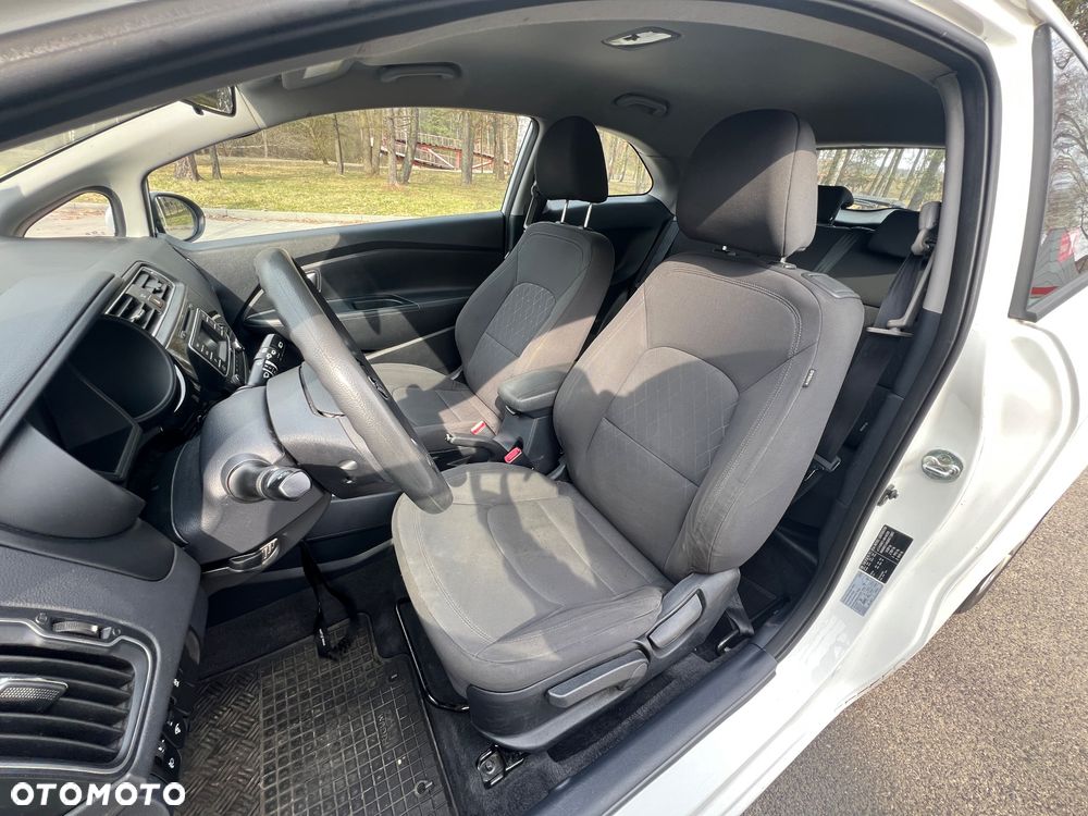 Kia Rio 1.4 crdi M - 13