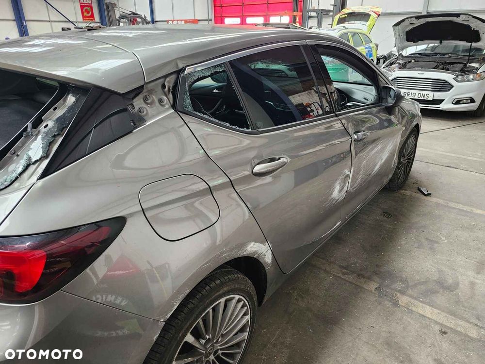 Opel Astra 1.4 Turbo Business - 13