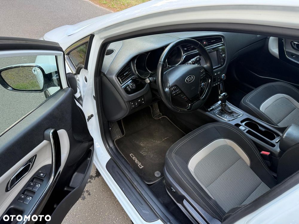 Kia Ceed 1.6 GDI DCT Platinum Edition - 11