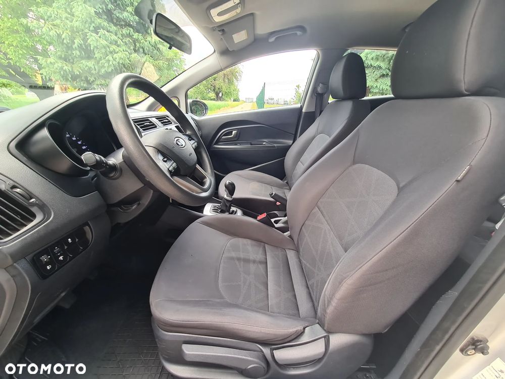 Kia Rio - 14