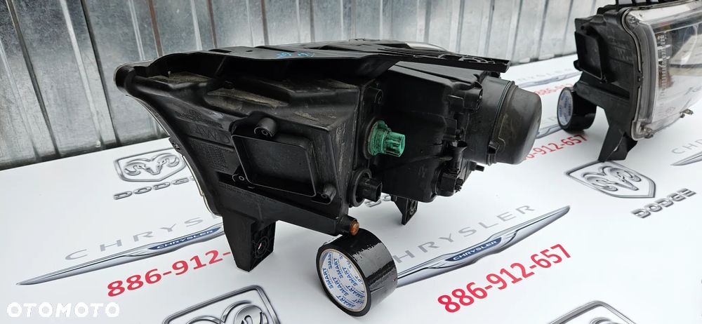 Dodge Durango III LIFT 2014- Kompletny reflektor lewy Lampa lewa P68299131AD Kompletny reflektor prawy Lampa prawa P68299130AD KOMPLETNY lampy Oryginalne MOPAR WERSJA RT GT CZARNE ŚRODKI - 12