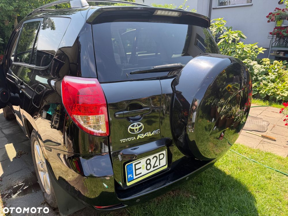 Toyota RAV4 - 6