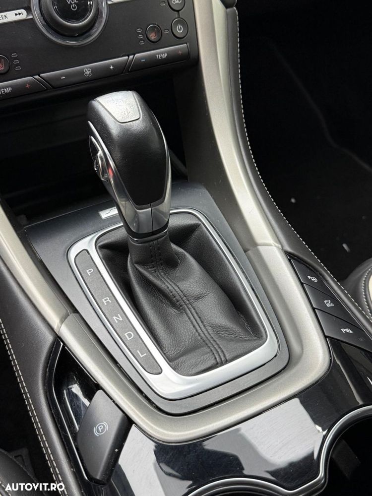 Ford Mondeo 2.0 HEV Vignale - 8