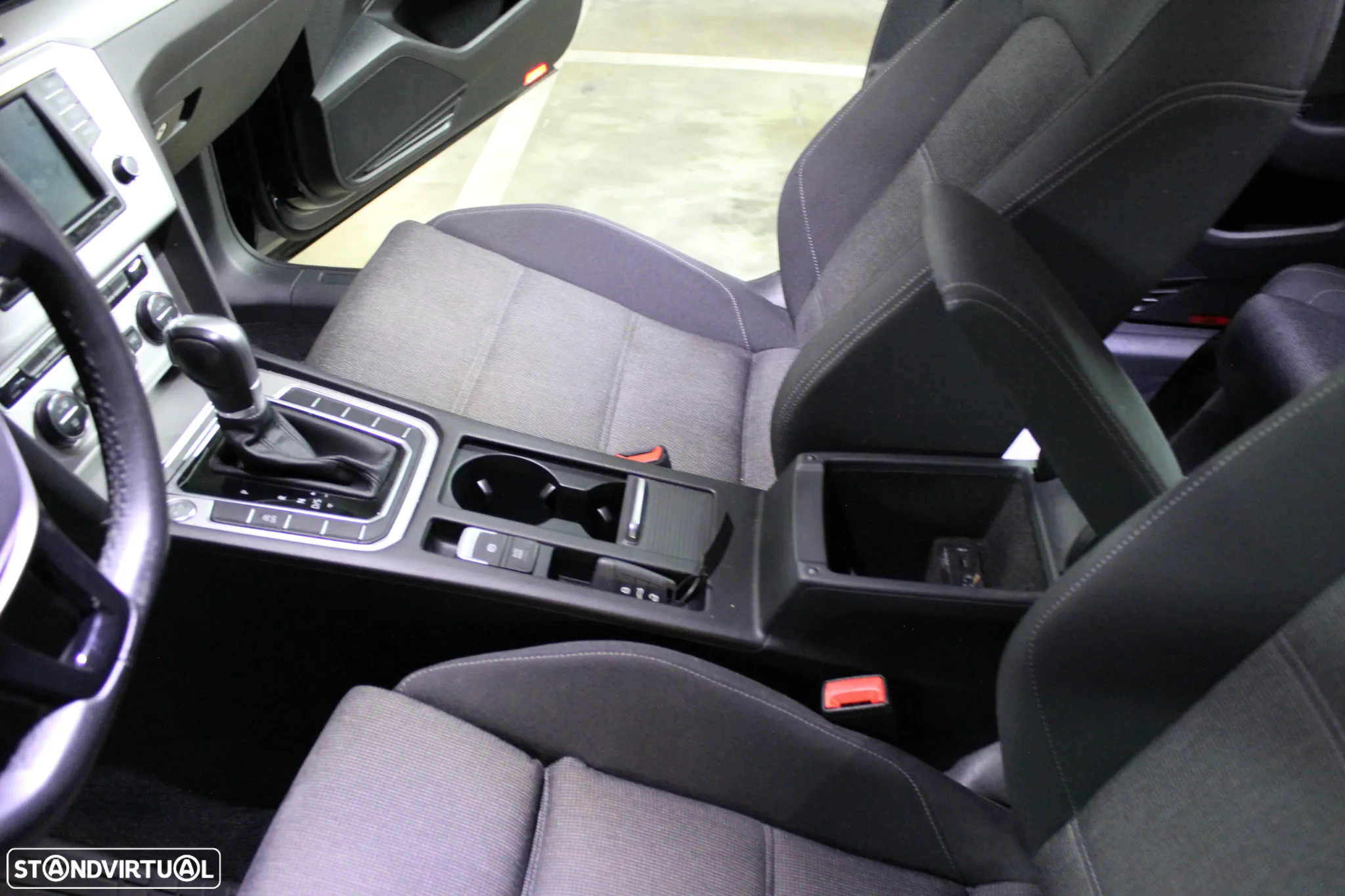 VW Passat Variant 1.6 TDI Confortline DSG - 14