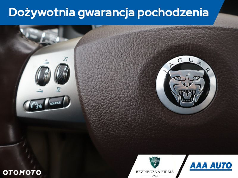 Jaguar XF - 20