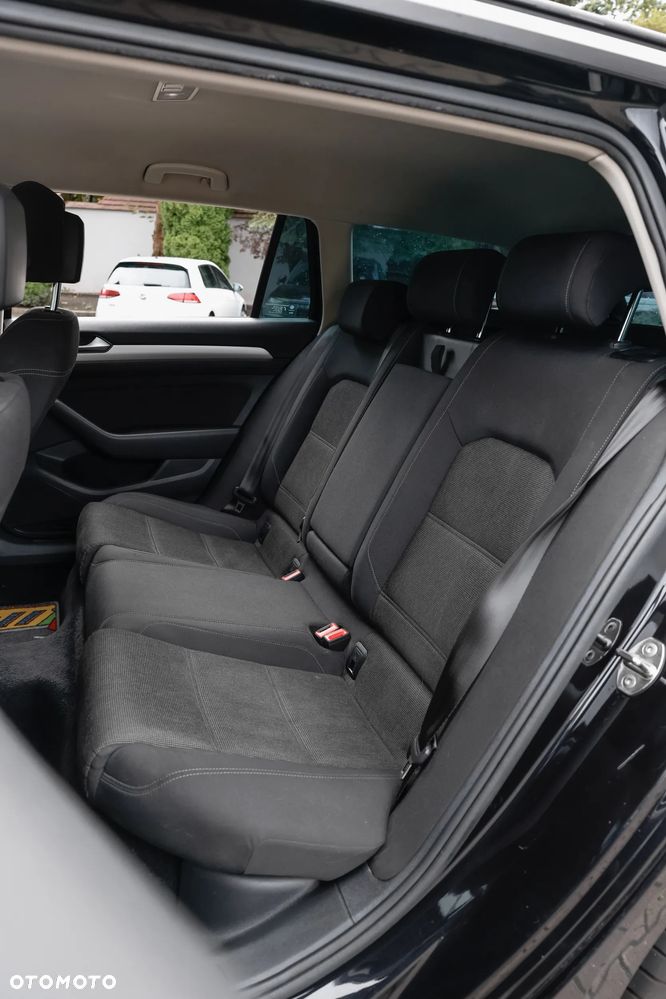 Volkswagen Passat - 18