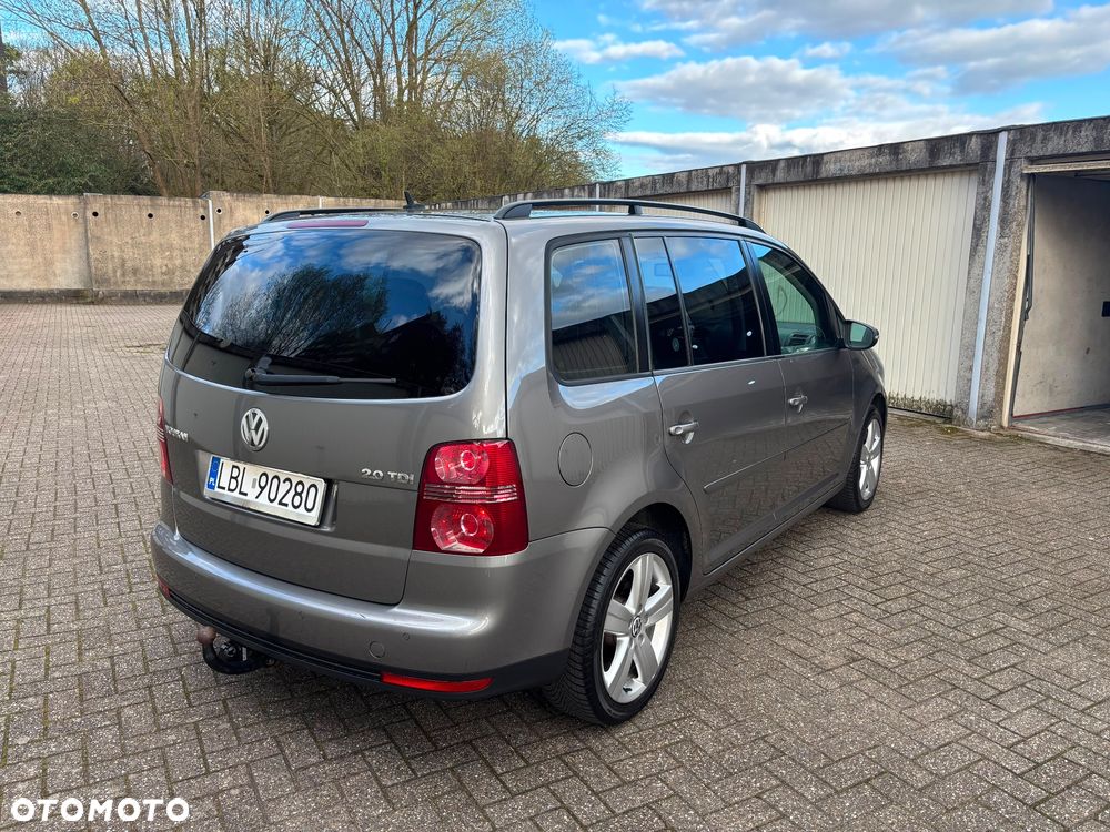 Volkswagen Touran 2.0 TDI Highline - 4