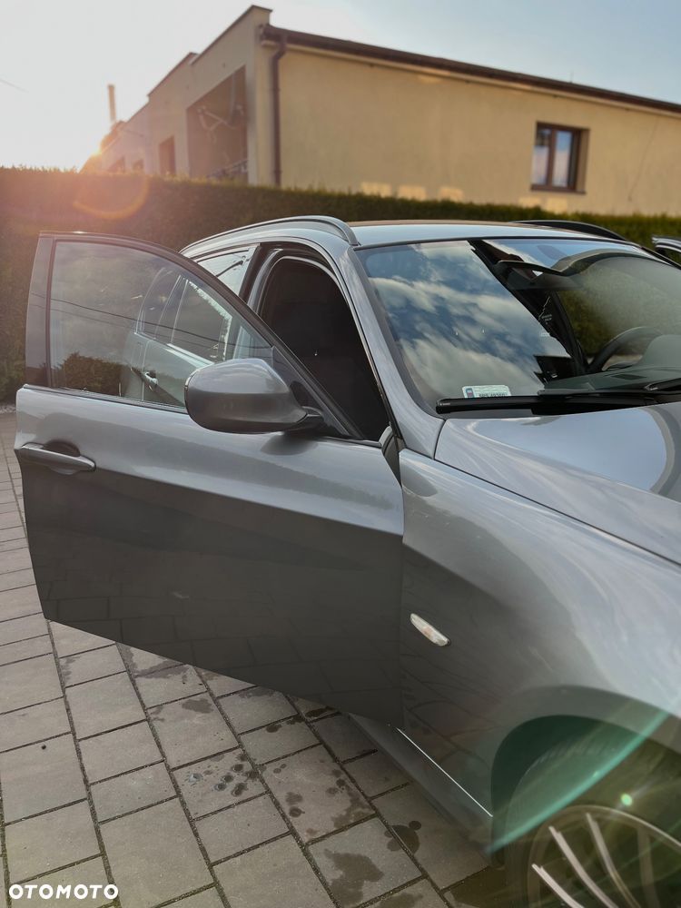 BMW Seria 3 320d xDrive - 13