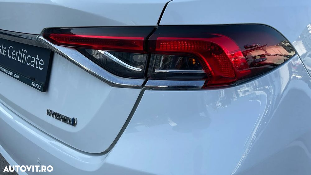 Toyota Corolla 1.8 HSD Business - 11