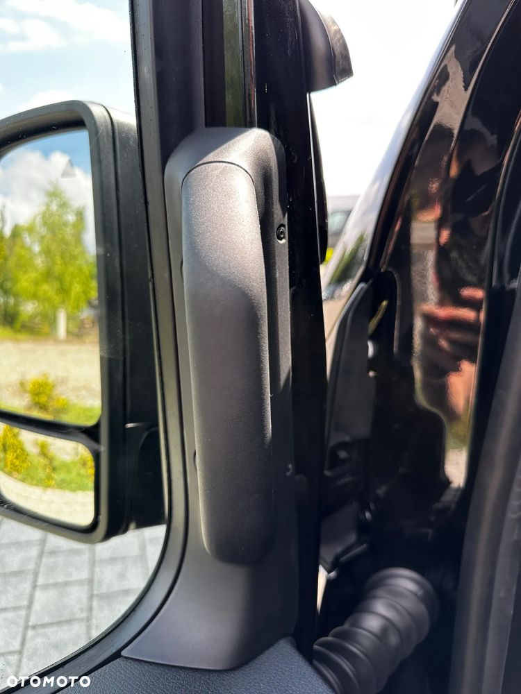 Mercedes-Benz Sprinter - 13