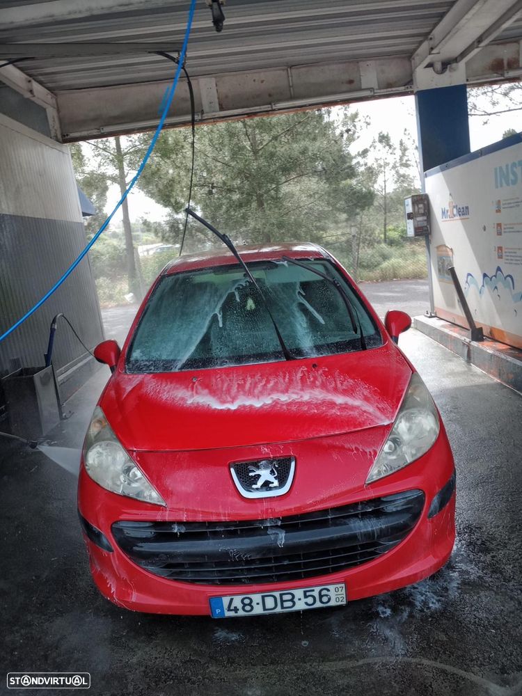 Peugeot 207 - 18