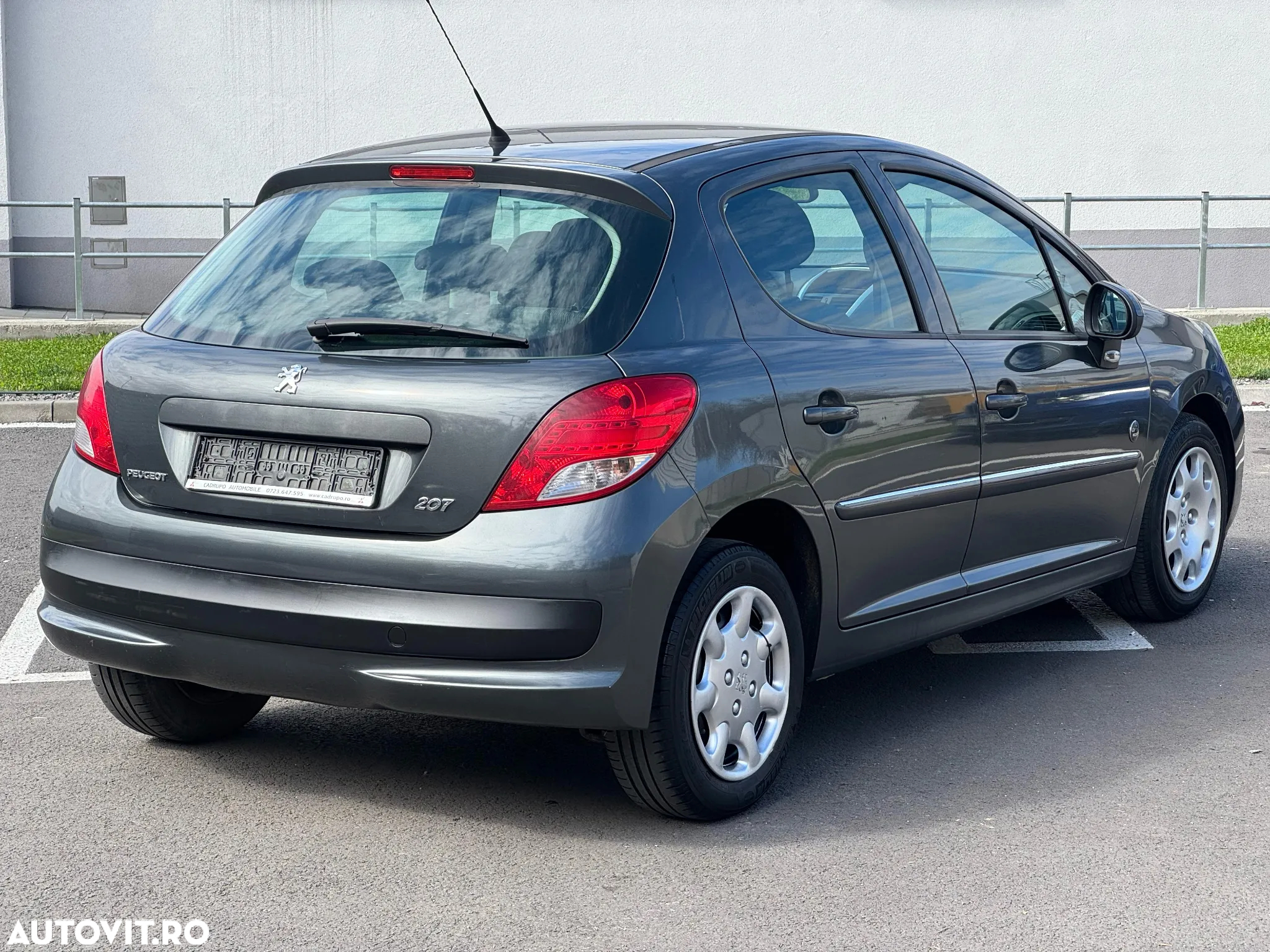 Peugeot 207 1.4 E Trendy - 16