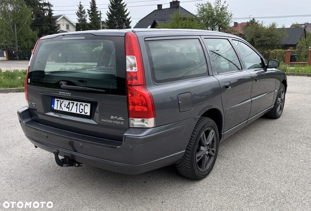 Volvo V70 2.4 Momentum - 8