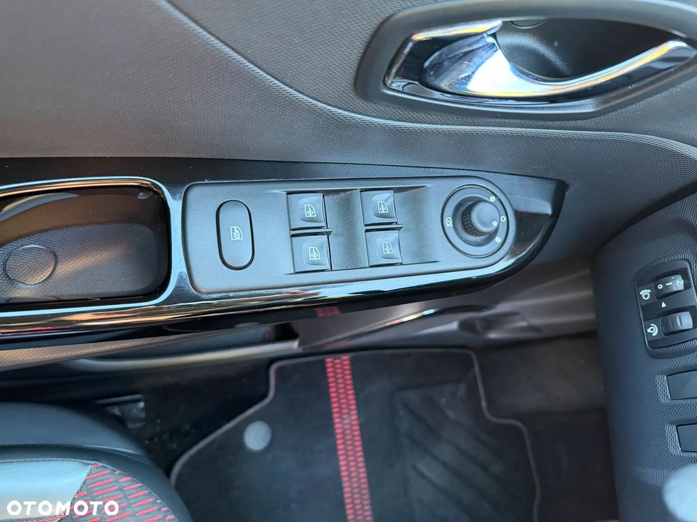 Renault Captur 1.2 TCe Helly Hansen EDC - 18