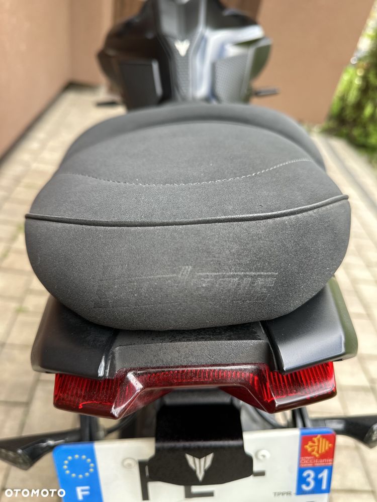 Yamaha MT - 19