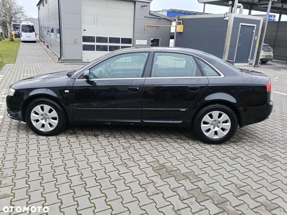 Audi A4 Limousine - 4