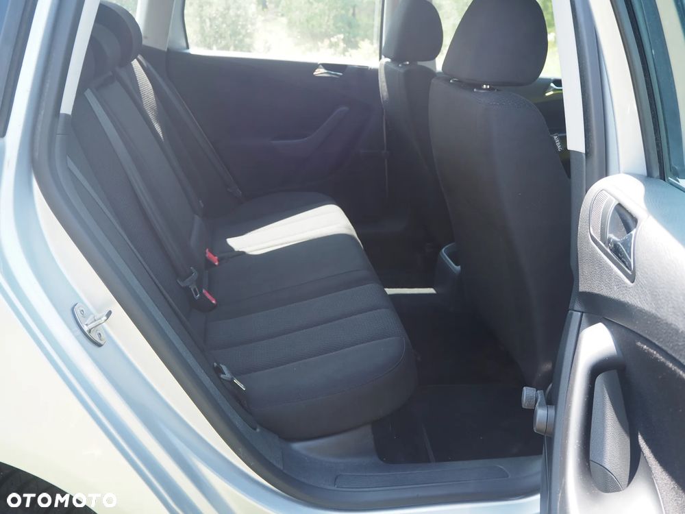 Volkswagen Passat 2.0 TDI Individual - 7