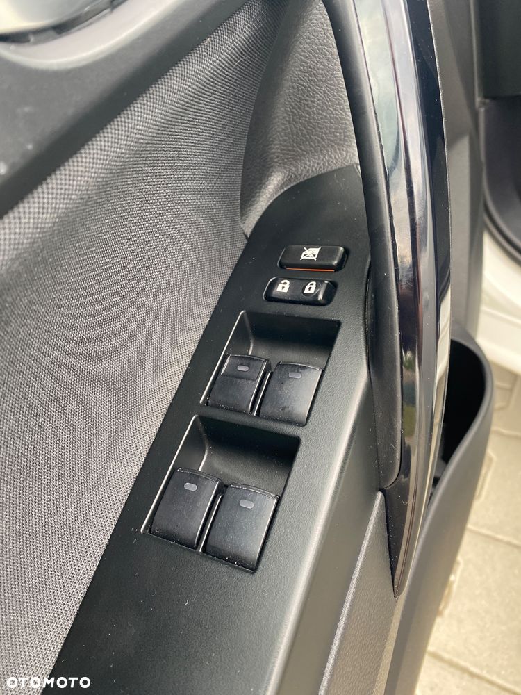 Toyota Auris 1.8 Executive - 23