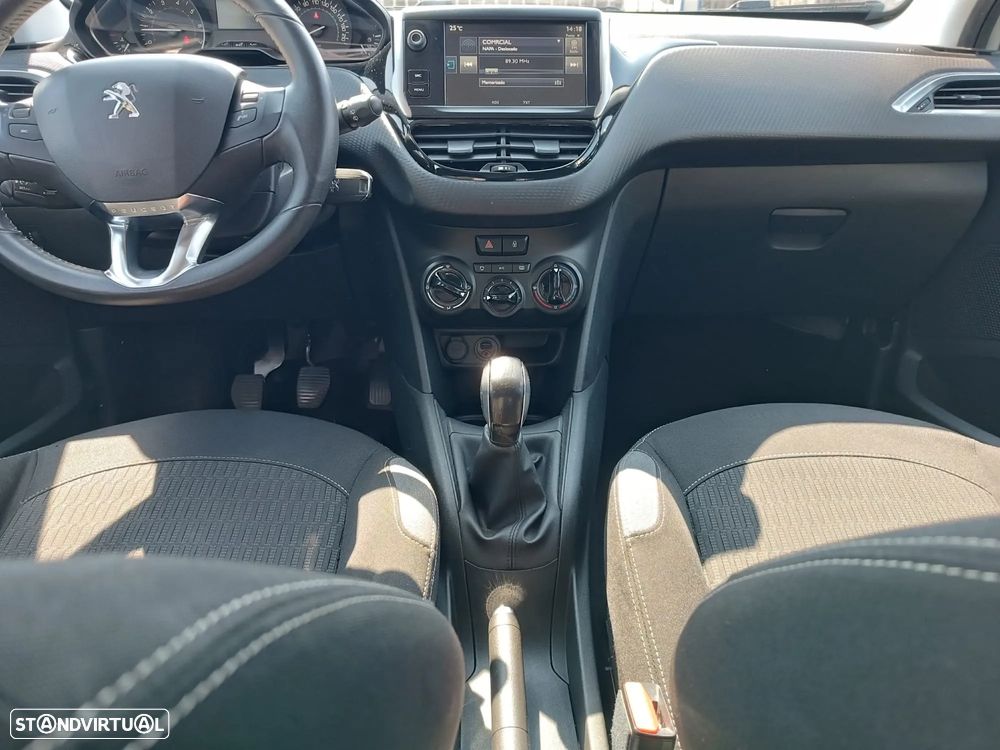 Peugeot 208 1.2 PureTech Style - 18