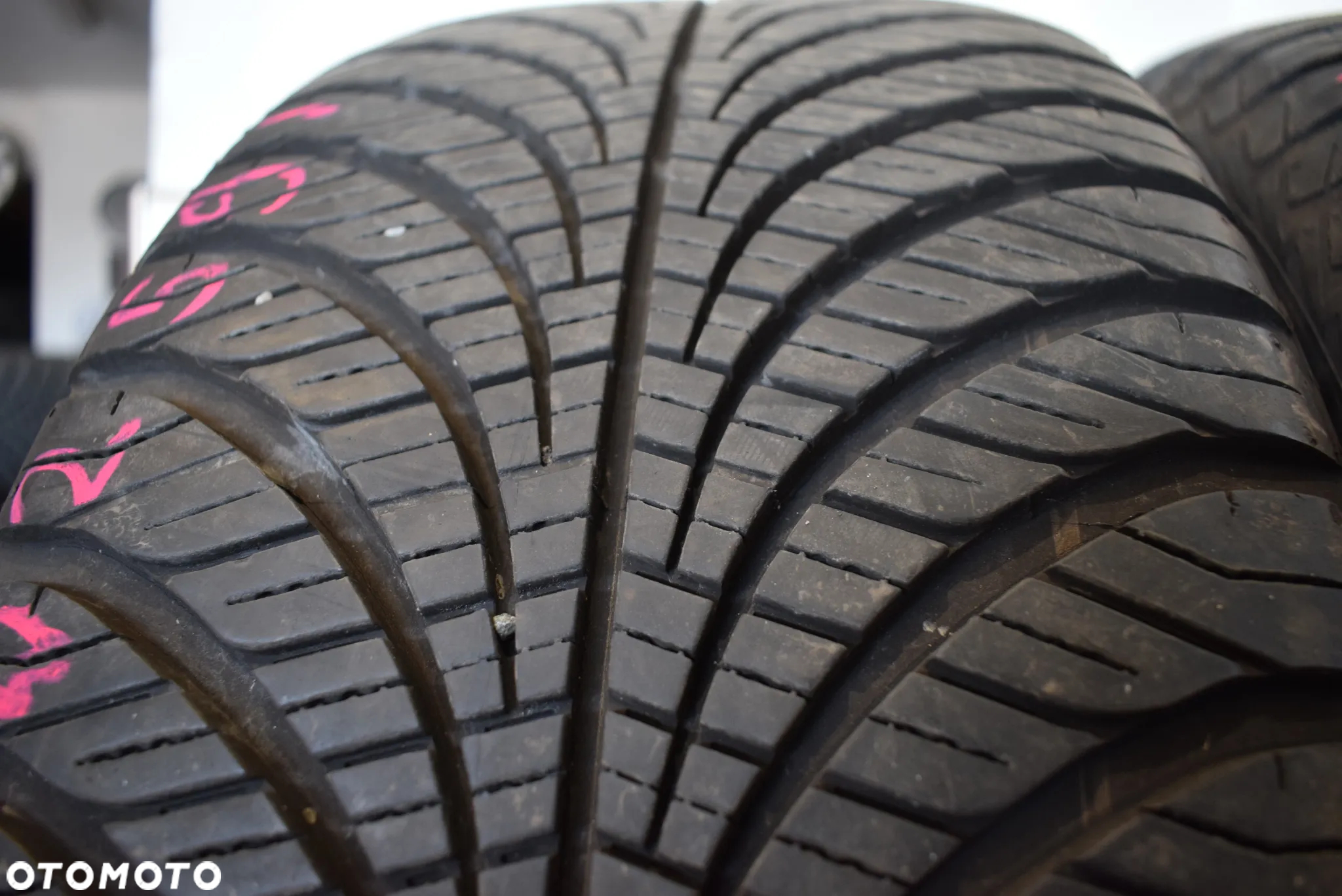 R19 255/55 Goodyear Vector 4 Seasons GEN-2 SUV Cena za parę - 2