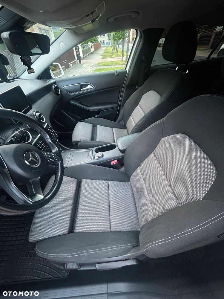 Mercedes-Benz GLA 200 d 7G-DCT - 7