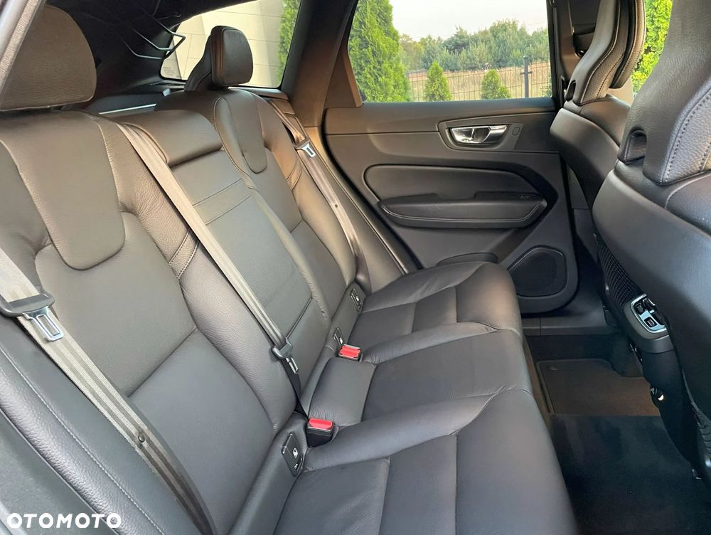 Volvo XC 60 B4 D AWD Geartronic Inscription - 14