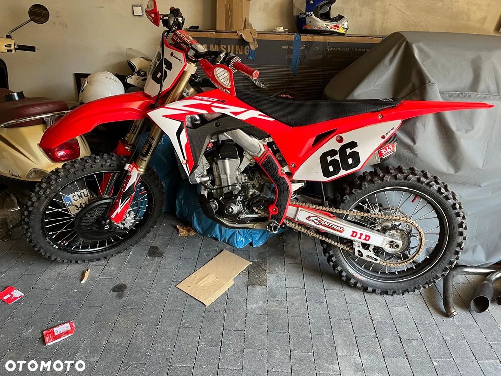 Honda CRF - 1