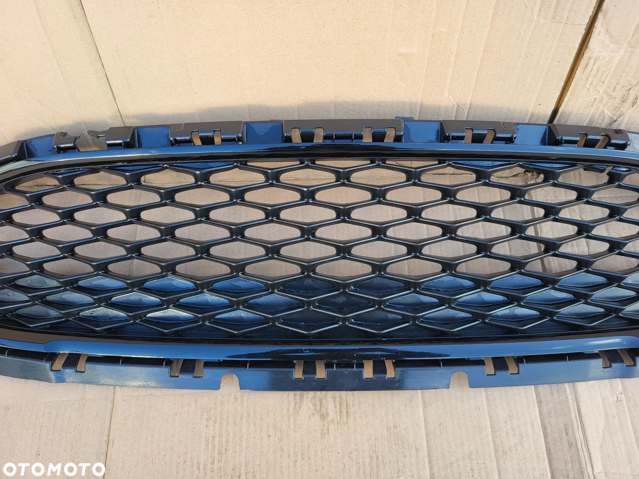 ATRAPA GRILL FORD FIESTA MK8 BLACK H1BB-8B271-A1 - 4