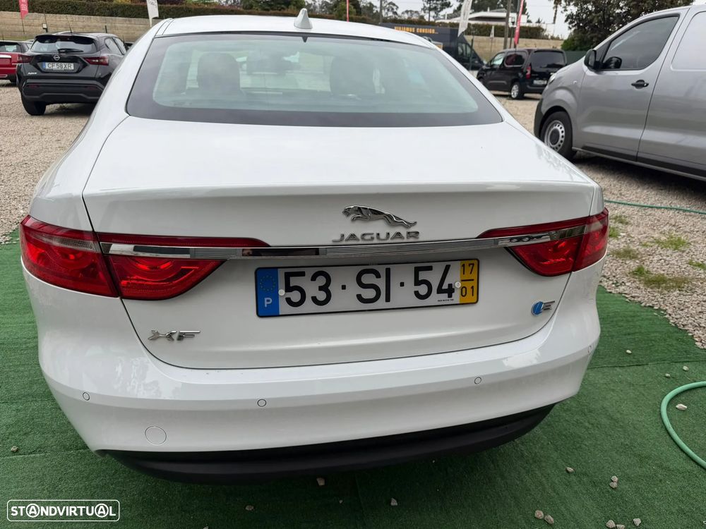 Jaguar XF 2.0 D Prestige - 5