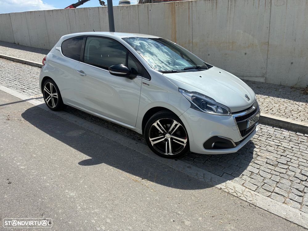 Peugeot 208 1.2 PureTech GT Line - 10