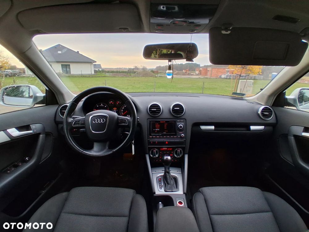 Audi A3 Sportback 2.0 TDI DPF (DSG) S tronic Ambiente - 14