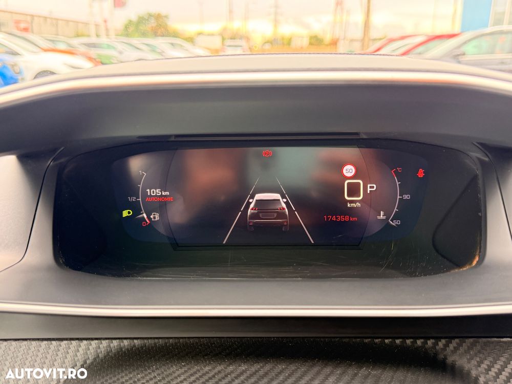 Peugeot 2008 1.5 BlueHDI 130 S&S EAT8 GT - 17