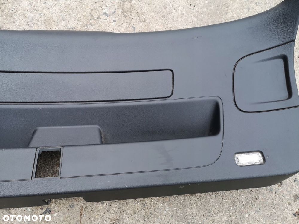 AUDI Q7 4L TAPICERKA KLAPY BAGAŻNIKA 4L0867973A - 4