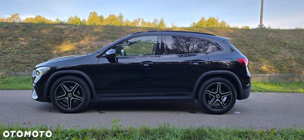 Mercedes-Benz GLA 180 AMG Line - 17