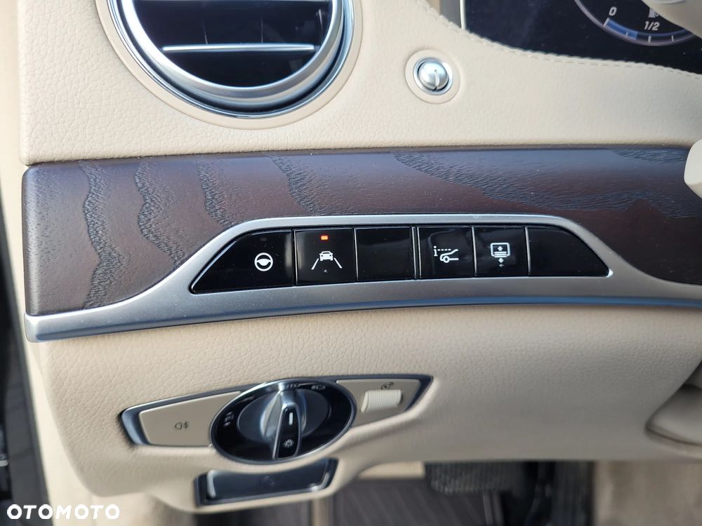 Mercedes-Benz Klasa S 400 d 4-Matic L 9G-TRONIC - 29