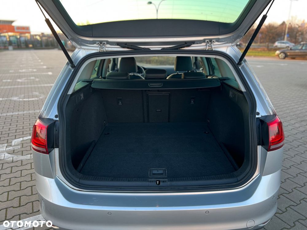 Volkswagen Golf Variant 2.0 TDI (BlueMotion Technology) Highline - 32