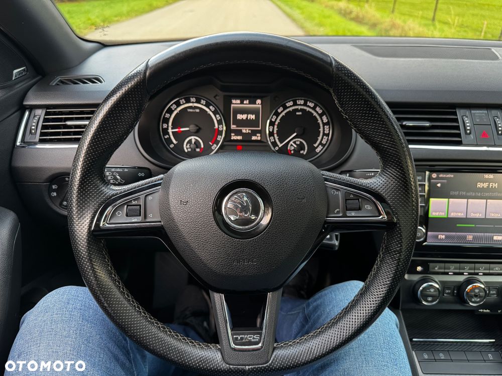 Skoda Octavia 2.0 TDI RS - 33