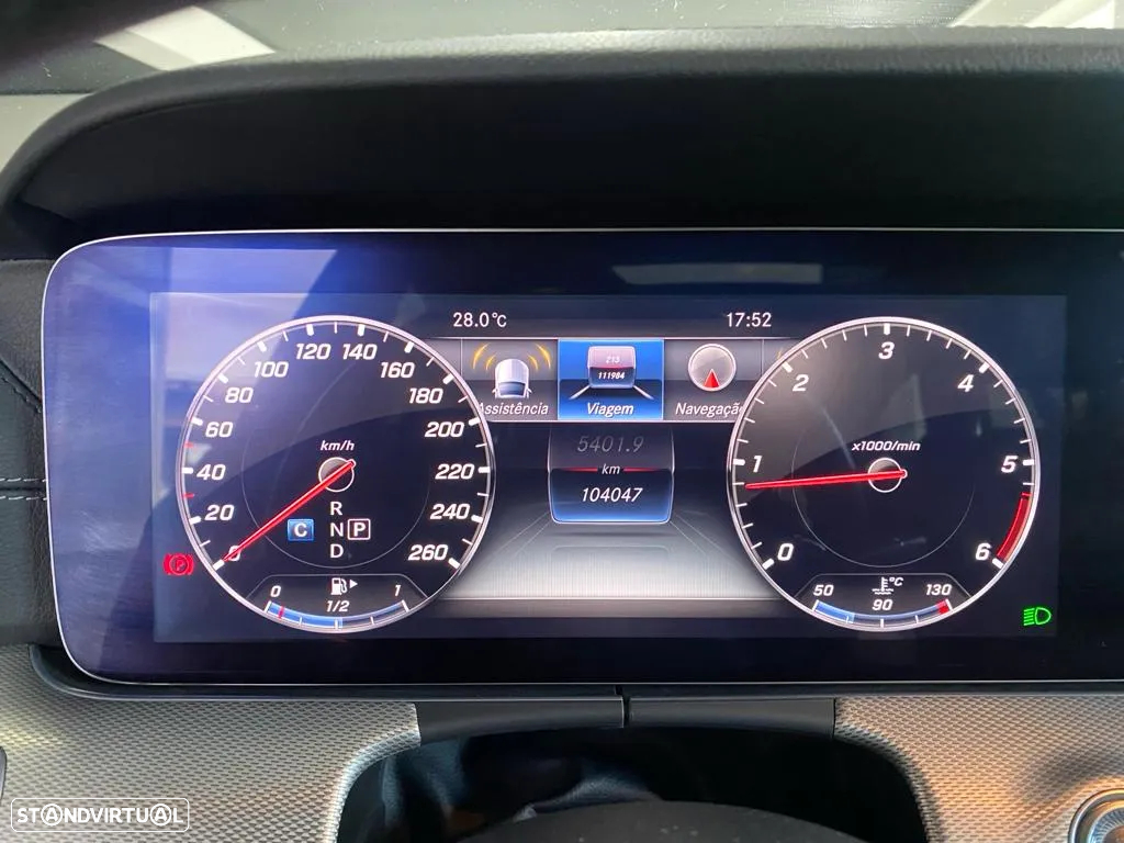 Mercedes-Benz E 220 d AMG Line - 30