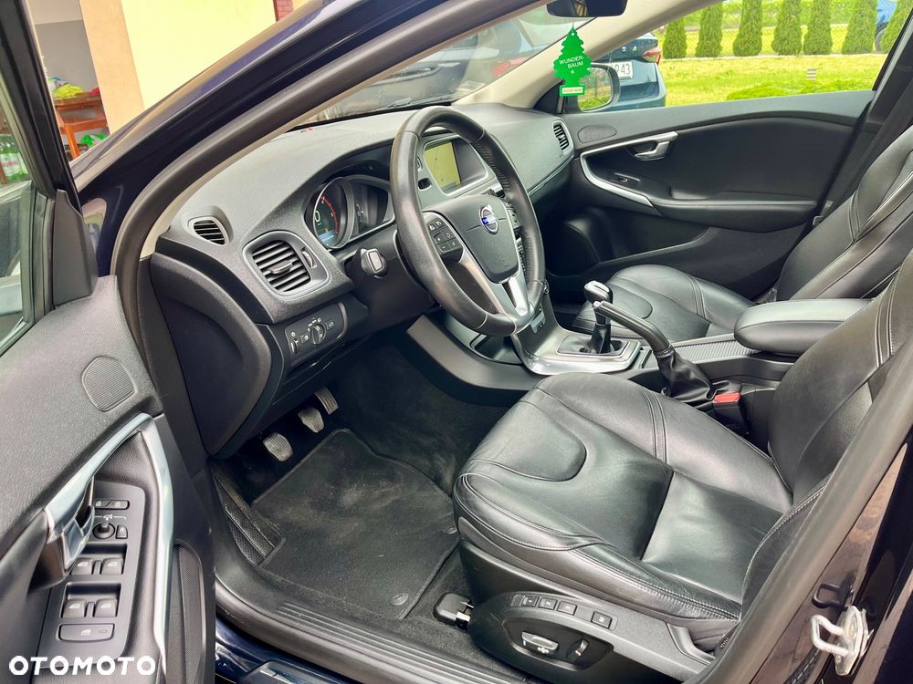Volvo V40 D2 Momentum - 12
