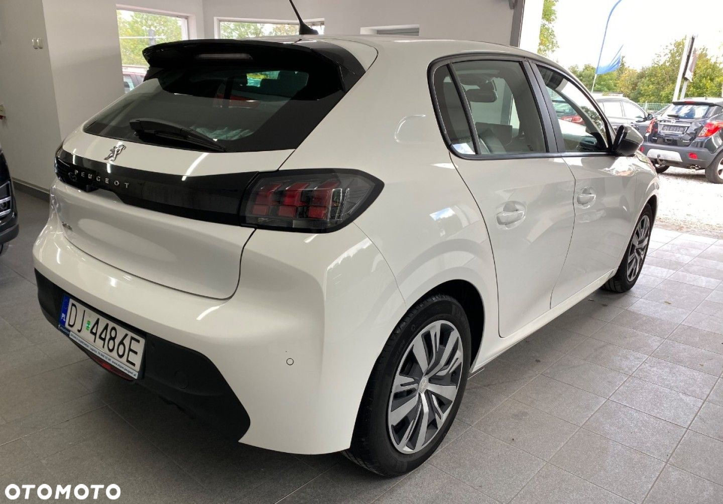 Peugeot 208 - 5