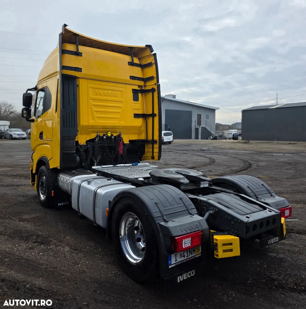 Iveco Stralis Hi-Way - 4