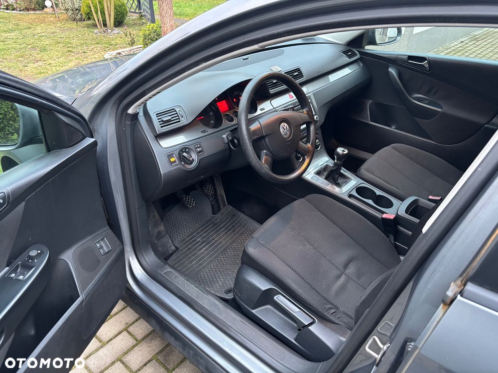 Volkswagen Passat 1.9 TDI Trendline - 5