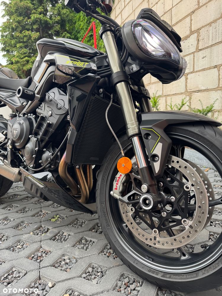 Triumph Street Triple - 29