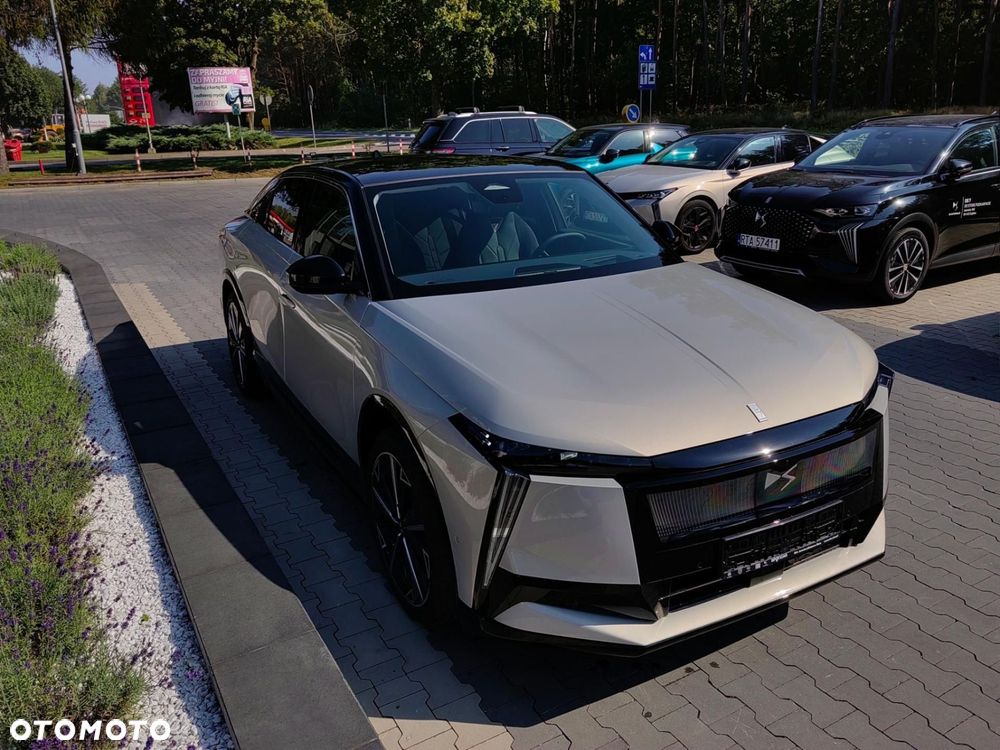 DS Automobiles N°8 - 7