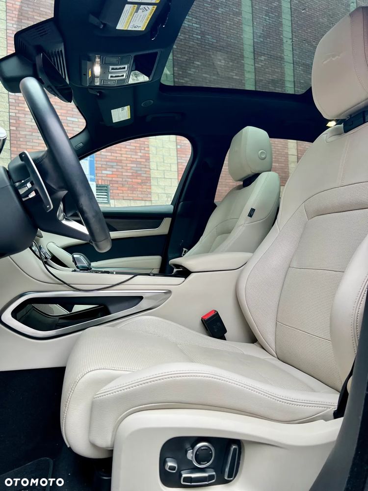 Jaguar F-Pace P400 AWD R-Dynamic S - 19