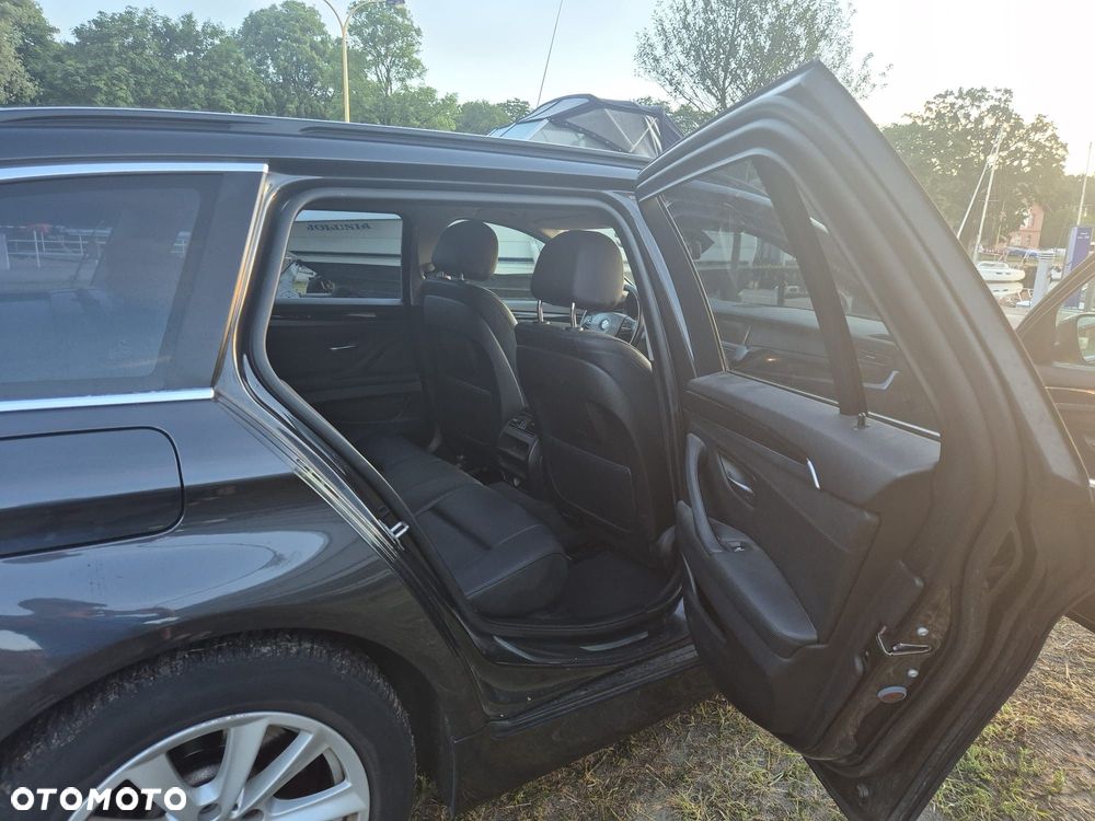 BMW Seria 5 520d xDrive - 9