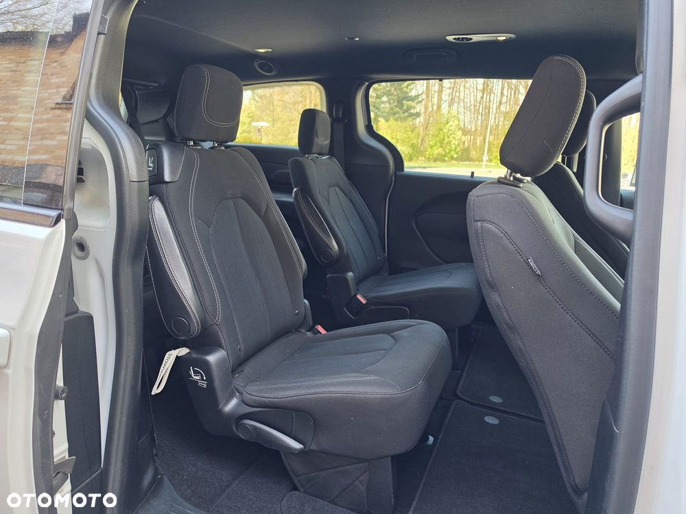 Chrysler Pacifica - 20